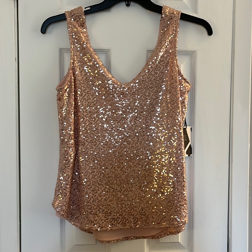 NWT Beautiful Pink/Rose Gold Sequins Top - Gibson